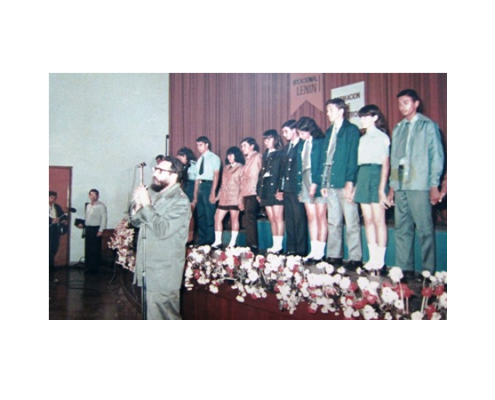 Presentación de prototipos de uniformes escolares