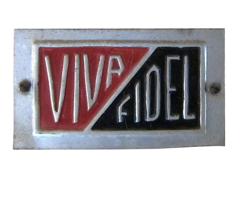 Chapa de metal con propaganda del M-26-7