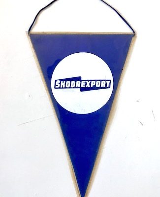 Estandarte promocional de la compañía checoslovaca Skodaexport